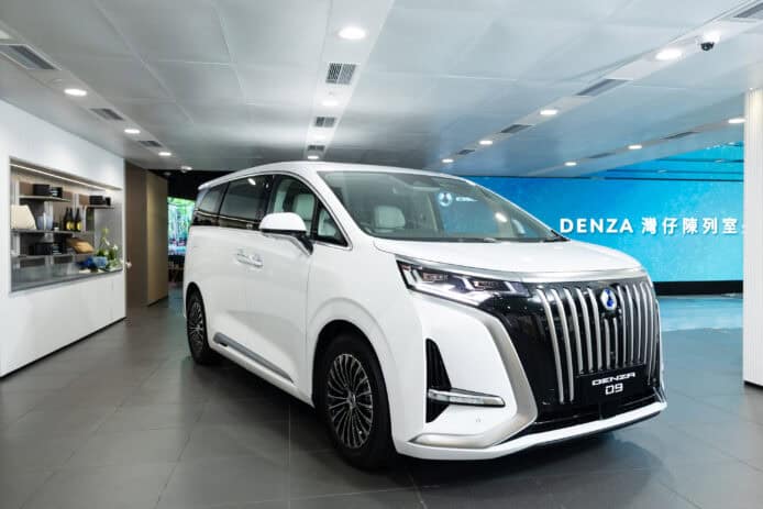 DENZA 灣仔陳列室正式開幕　全港最長汽車展廳 LED+ 展示DENZA D9
