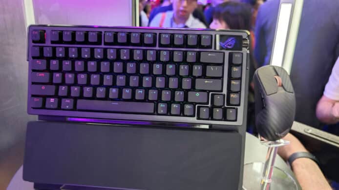 【COMPUTEX 2024】ROG 推 Azoth Extreme 電競機械鍵盤 + Harpe Ace Extreme 電競滑鼠　採碳纖物料重量輕如無物