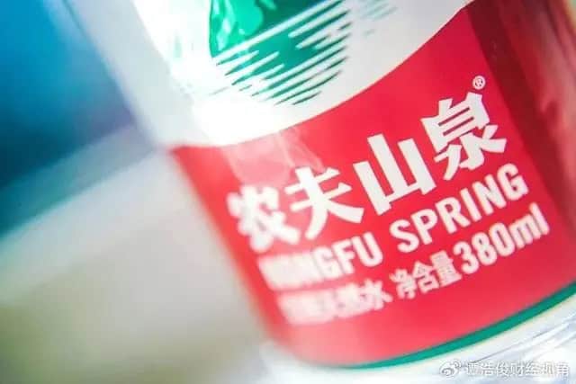 中媒：農夫山泉最好解釋一下何為「飲用天然水」   被歸類天然礦泉水是可料之事