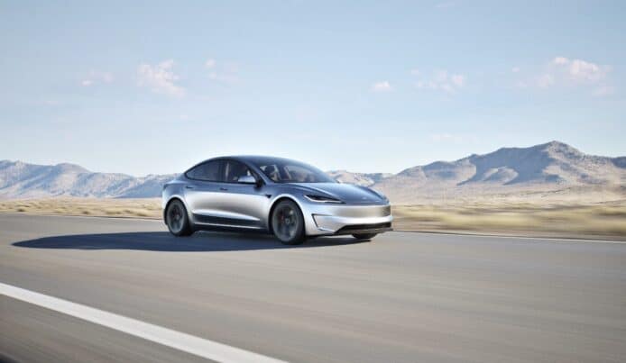 Tesla Model 3 「閃電銀」登陸香港     新增 5 個超級充電站