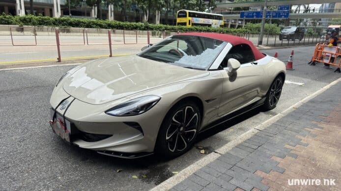開篷電動跑車 MG Cyberster 右軚版到港   兩個版本一換一 52.9 萬起