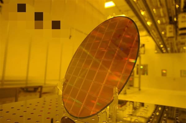 中國製首款 1.8 億像素全片幅感應器   挑戰 Sony 長期市場地位