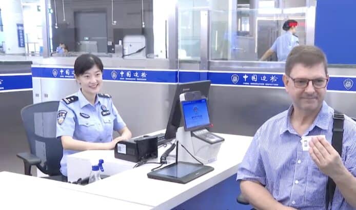 港澳居民來往內地通行證（非中國籍）