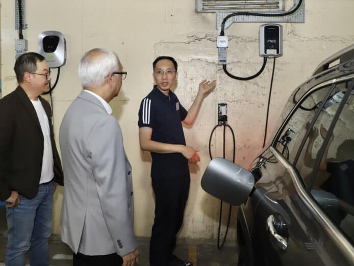 謝展寰：電動車普及率急升至 7 成   政府加快推動充電設施發展