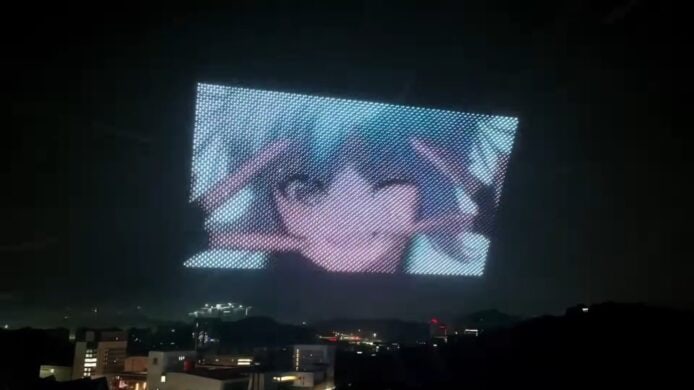 7,998 架無人機夜空再現初音未來 MV【有片睇】打破無人機形成光源影像健力士紀錄