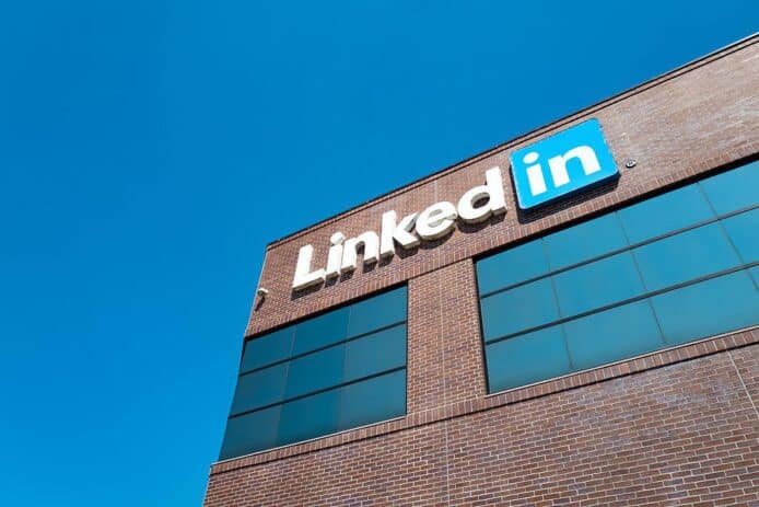 LinkedIn 利用個人資料訓練 AI    用戶設定關閉權限方法