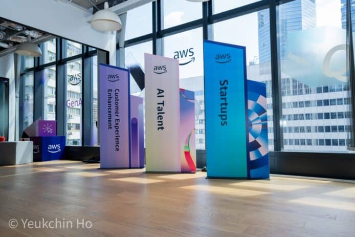 AWS 香港推 Gen AI 快閃體驗空間　快速化靈感為創作 更可「結識」AI Digital Human