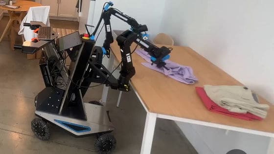 專門做家務的 AI 機械人模型 π0   影片示範洗衣服、摺疊衣服、收拾凌亂桌面