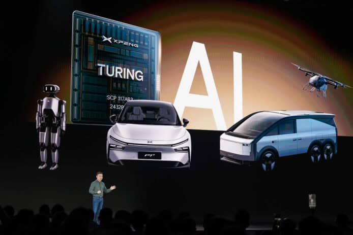 中國 L4 自動駕駛、飛天汽車發展   小鵬 AI 科技日：軚盤只是選配裝置