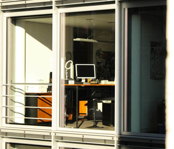 研究指近一成軟件工程師「扮工」　生產力只有其他人的 10%