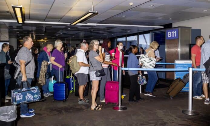 美國航空新技術防登機打尖   自動發巨響指摘打尖行為