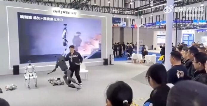 機械人展覽跌倒事故惹熱議  被網友恥笑機械人也會抽筋