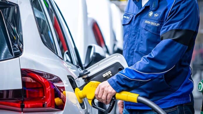 BMW 將採用 HVO 100 植物油柴油　 減排 90% 加時提升性能表現