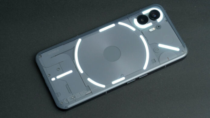 確認 Nothing Phone (3) 為旗艦機款　裴宇：第一步邁進 AI 平台