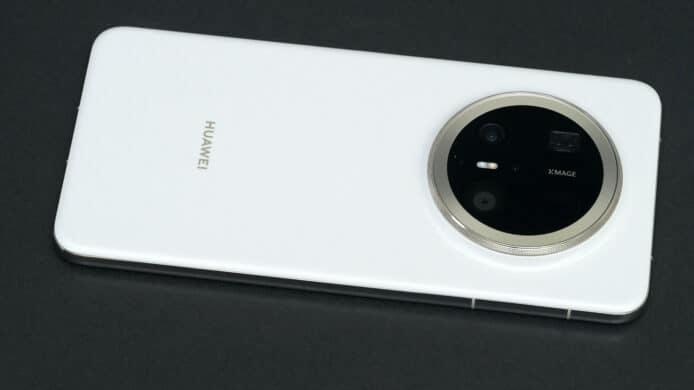 【評測】Huawei Mate70 Pro+ 國行開箱評測　紅楓鏡頭加持拍人像出色 + 超長氣可用逾 4 日