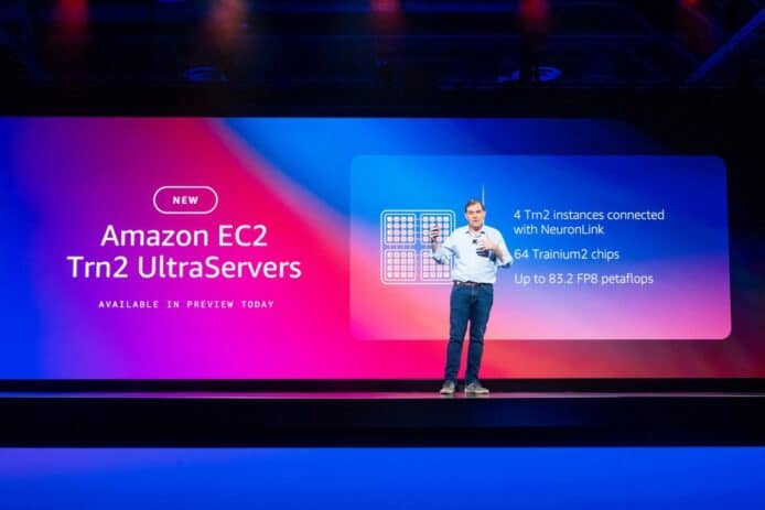 AWS Trn2 UltraServers 登場　64 顆晶片組成超強運算大腦
