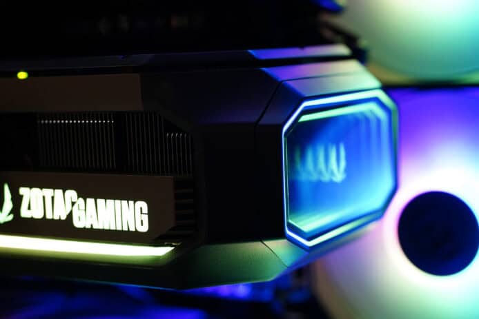 【評測】ZOTAC RTX 5080 AMP Extreme INFINITY vs 4080 效能、散熱、DLSS 開箱比拼