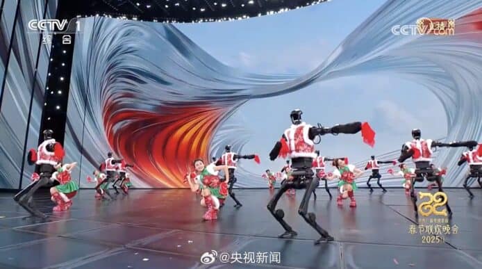 人形機械人亮相春節晚會   結合科技文化舞動傳統秧歌