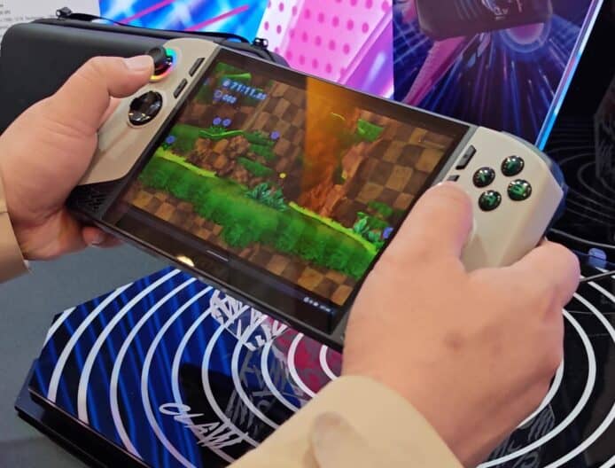 【CES2025】MSI Claw 8 AI+ A2VM 手提遊戲電腦   全面搭載 Intel Core Ultra 7 258V 處理器