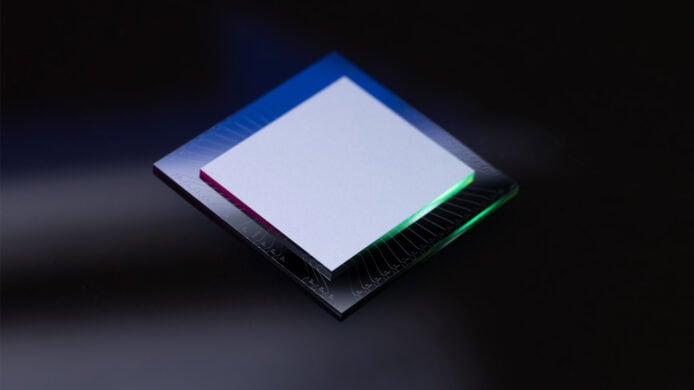 Amazon AWS Ocelot 量子晶片亮相　內置糾錯功能、成本降 90%