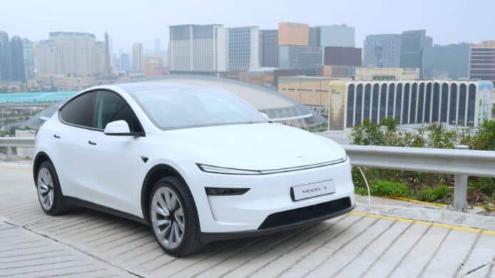 Model Y 2025 新款試駕影片 舊版車主分享升級心得