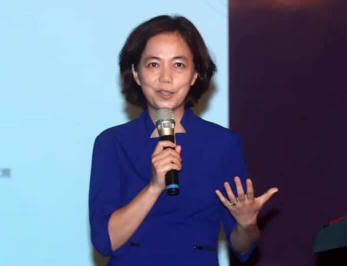 50 美元成功訓練 AI 模型挑戰 DeepSeek   AI 教母李飛飛蒸餾他人模型根本不花錢