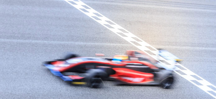 【F1 x AWS】數據改寫一級方程式賽車　AWS 助攻 2024 賽季成史上最激烈