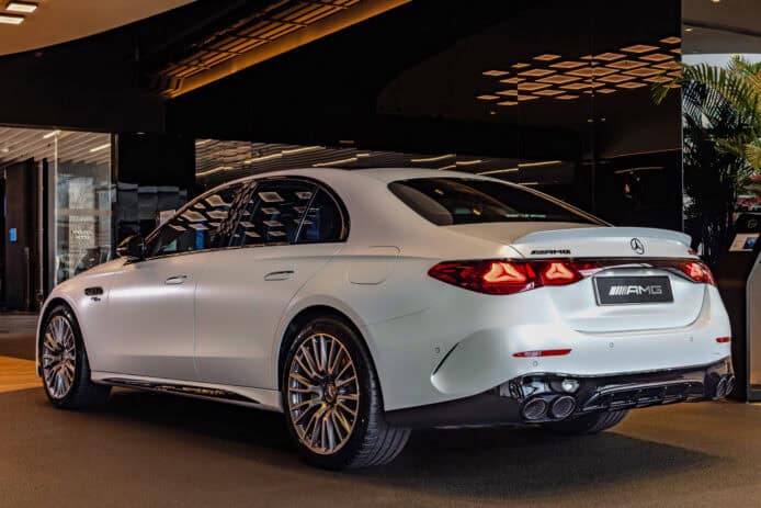 612 匹綜合馬力 + 純電續航100公里   Mercedes-AMG E53 HYBRID 4MATIC+ 登場