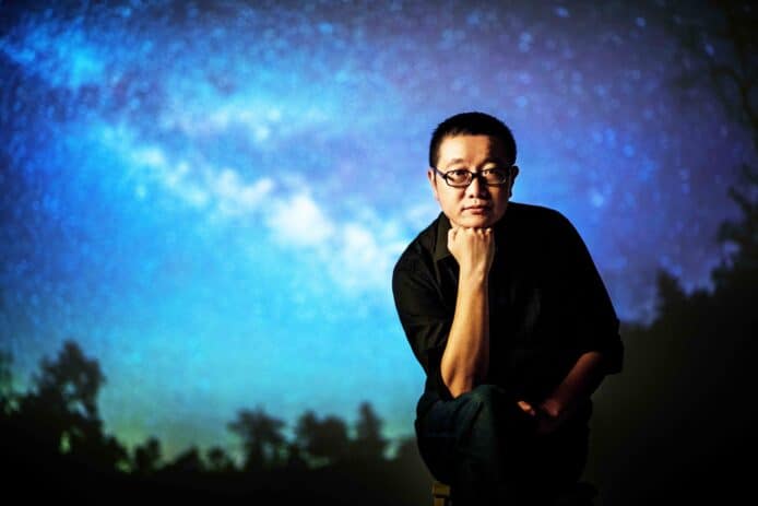 《三體》作者劉慈欣警告：AI 時代將終結人類科幻作家