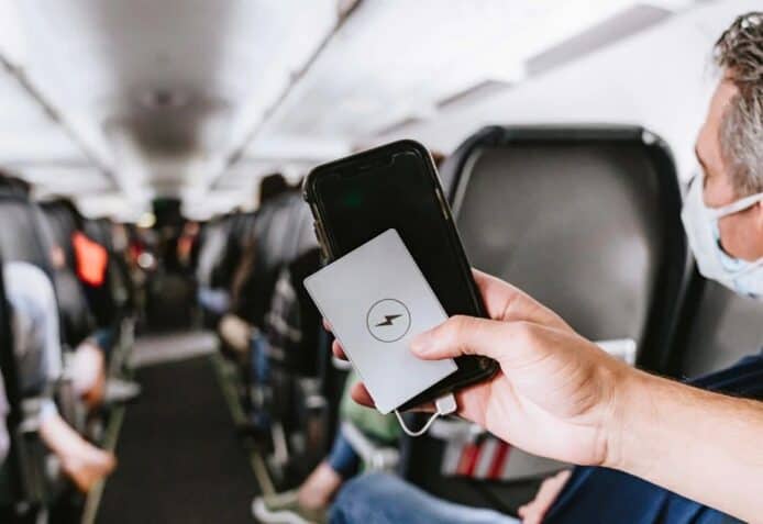 8 大航空公司上機電池規定   流動電源是否可帶，可自己計數