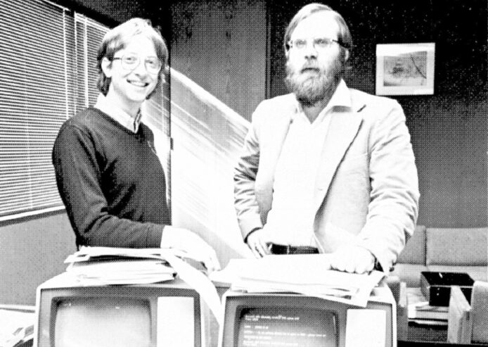 Bill Gates 回顧微軟 50 年歷程   從原始程式碼到現代科技的巨變