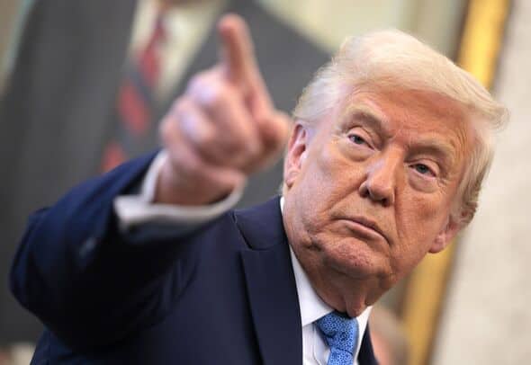 特朗普怒電貝佐斯 白宮指 Amazon 標示關稅附加費屬政治化  貝佐斯否認有該做法