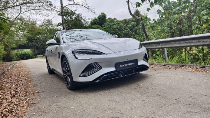 2025 版 BYD SEAL 登場  追加「雲輦-C」主動懸掛系統 + 上下電智能解鎖