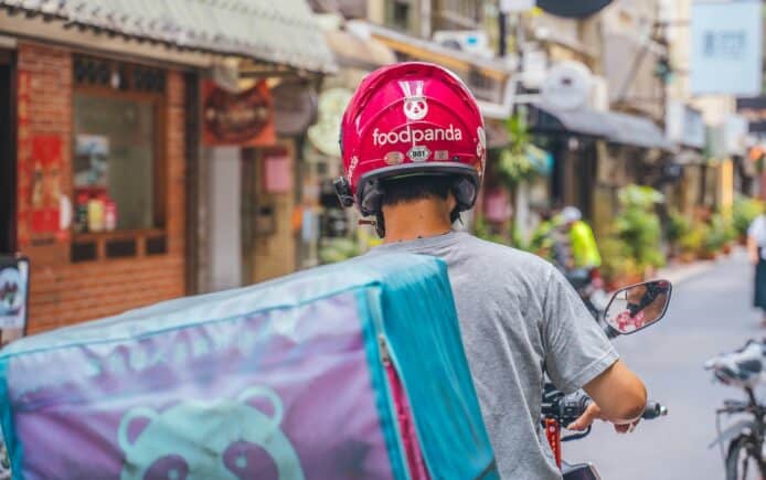 網民叫外賣竟出現入境處職員　外賣員涉非法工作被捕顧客需協助調查