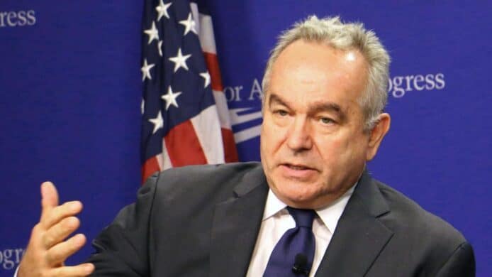 坎貝爾警告「要一世代人」才能減少依賴中國    指美難脫稀土、其他供應鏈掣肘