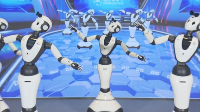 港仔機械人擁逾 1,800 項專利技術    未來3年部署1000個集中醫療、物管及教育領域