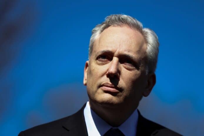 白宮 AI 主管警告晶片封殺無效　中國僅落後 3 至 6 個月  過度監管恐令美國拱手讓出領先位置