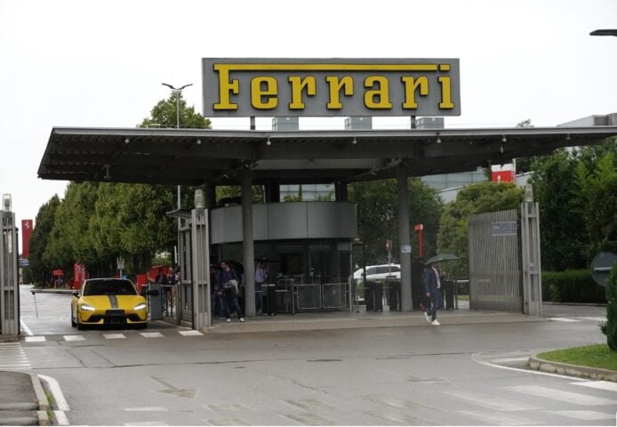 小米 SU7 Ultra 現身法拉利總部　 傳統車廠研究中國技術  傳年內推首款電動車