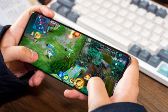 上海男做遊戲代練月入 3 萬   卻被母要求找穩定工作   呻 “支持我的事業很難嗎”