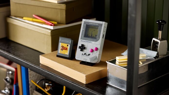 LEGO 重現經典 Game Boy 遊戲機　畫面可自己更換　採用近 1:1 比例設計