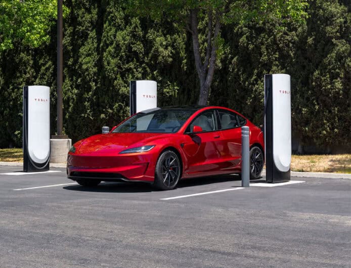 2025 最新香港 Model 3 、Model Y 各型號售價減價後價錢 : RWD / LR / Performance