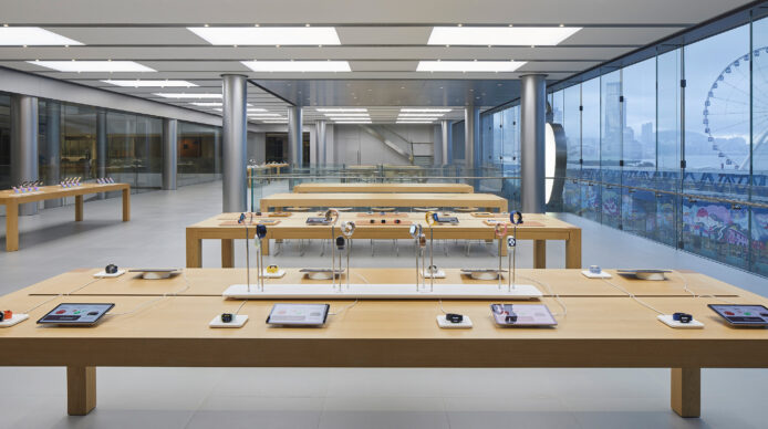 警搗假學生證騙學生電子產品優惠    拘詐騙集團檢獲逾 600 張假證及 57 萬元現金