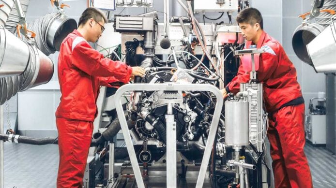 福士汽車集團攜手 AWS 構建智能工業雲平台　AI 技術助力節省 10 億歐元營運成本