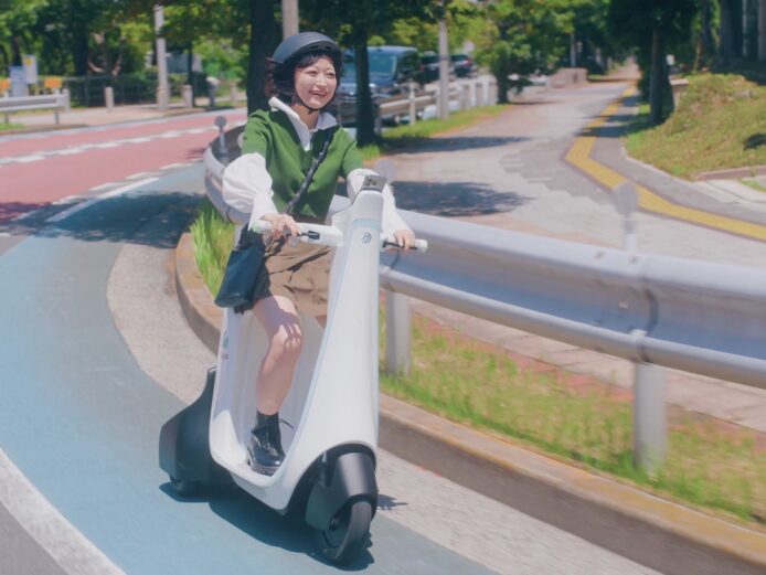 日本超輕盈三輪電動車 Unimo　瞄準高齡用戶市場　在日無需車牌也可駕駛