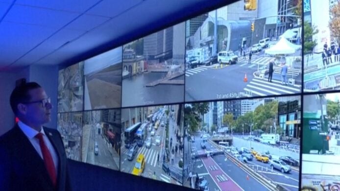 美國破獲大型電訊攻擊網絡  涉及超過 300 伺服器和 10 萬 SIM 卡　 足以癱瘓紐約手機系統