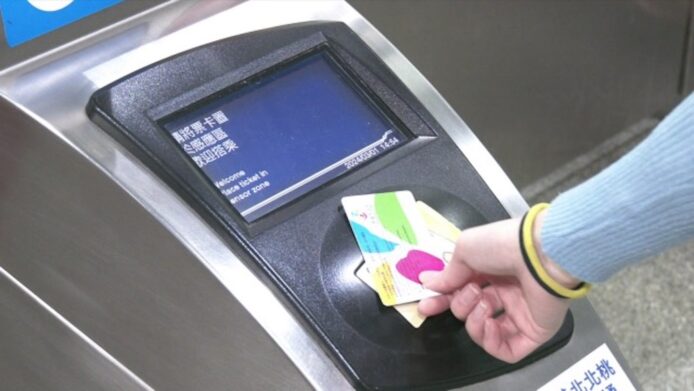 台灣高中生破解悠遊卡案　偽造假卡騙取近 70 萬台幣　偵查終結落案起訴