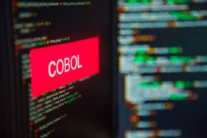 近半數英國銀行仍用 60 年前程式碼  古老 Cobol 系統僅極少數員工能夠理解