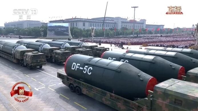 中國閱兵展示東風-5C 核導彈　打擊範圍覆蓋全球　一支導彈足以毀滅 10 座城市