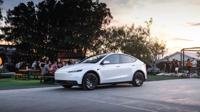 簡化全車配置、續航力達 513 公里     Tesla 推平價版 Model Y Standard 挑戰對手