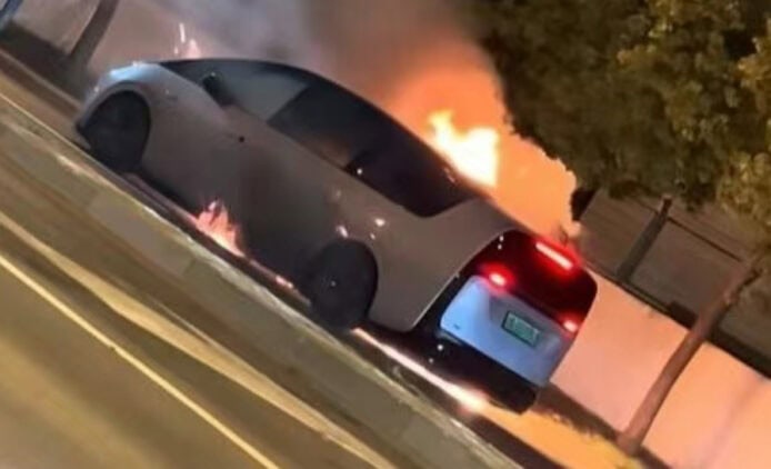 網上流傳因充了「劣質電」導致中國電動車自燃    網民：三峽水力發電最好，純度高雜質少